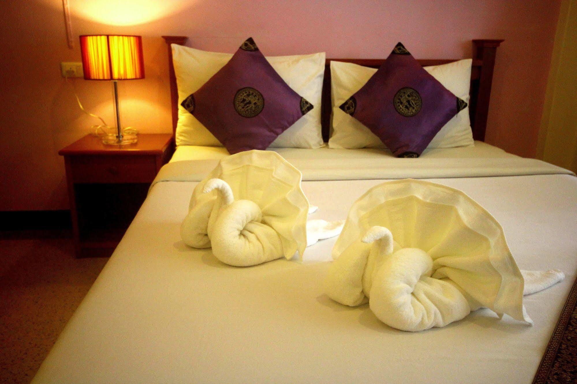 Myplace@Surat Hotel Surat Thani Buitenkant foto